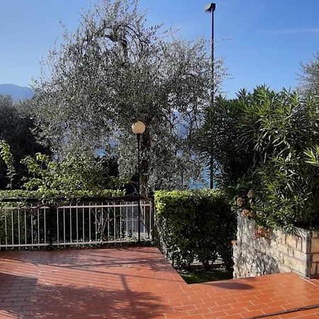 Villa Sul Lago Con Pontile Privato A Brenzone Sul Garda - Unique And Exclusive Extérieur photo