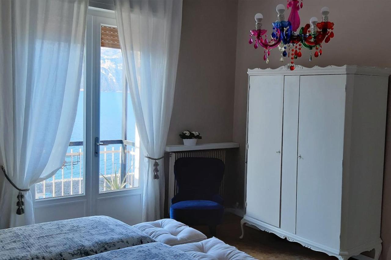 Villa Sul Lago Con Pontile Privato A Brenzone Sul Garda - Unique And Exclusive Extérieur photo